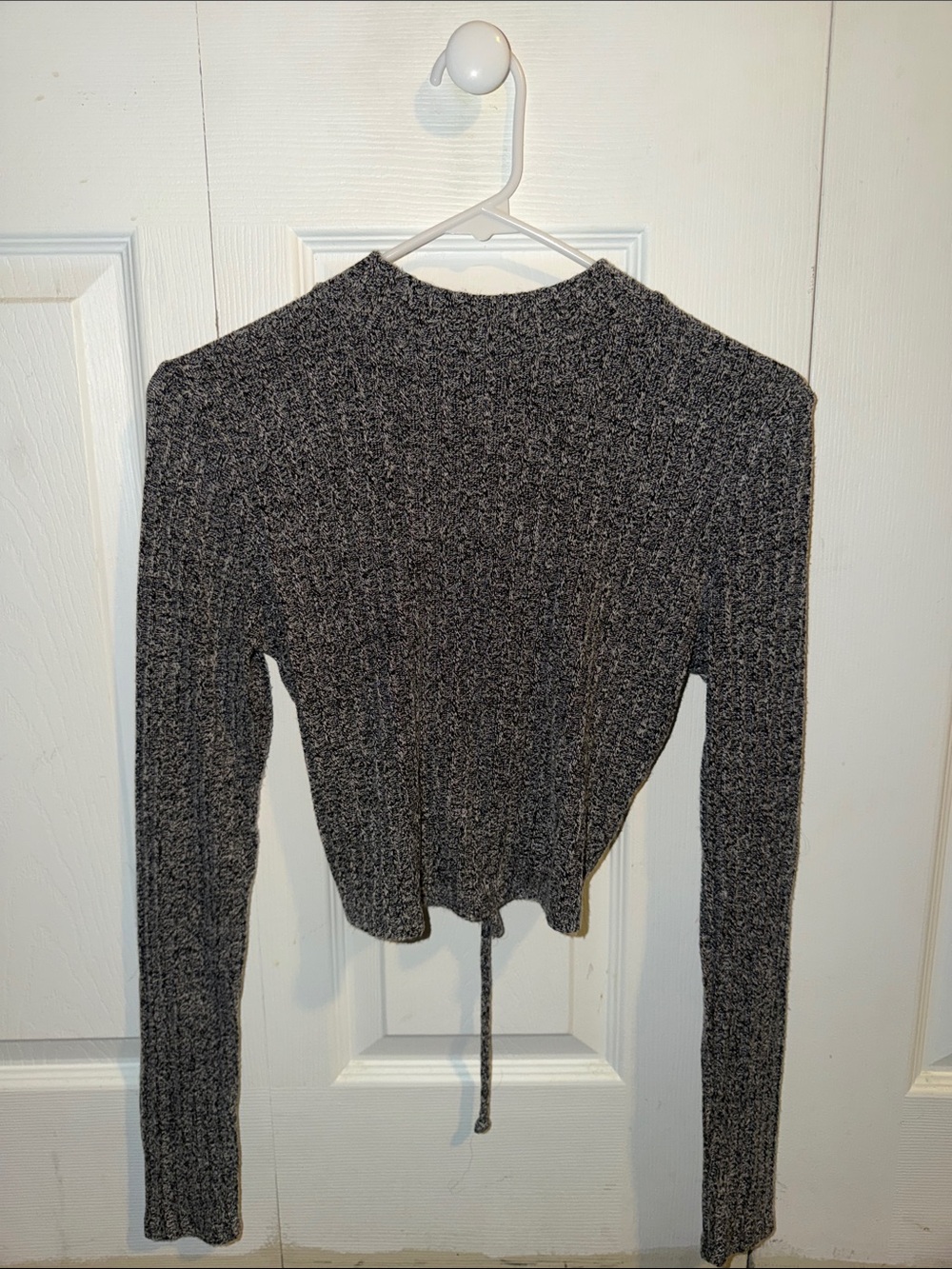 Bozzolo Black and Gray Ribbed Long Sleeve Crop Top